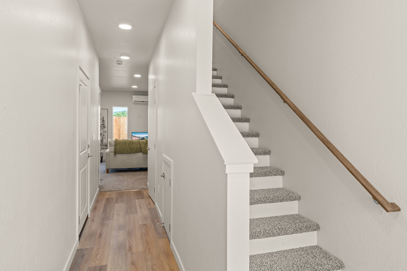 2028 Sunset Dr #9, Medford, OR 97501