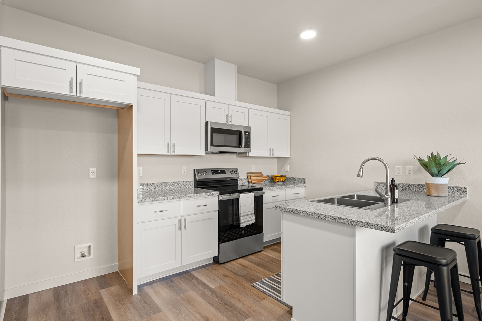 2028 Sunset Dr #9, Medford, OR 97501