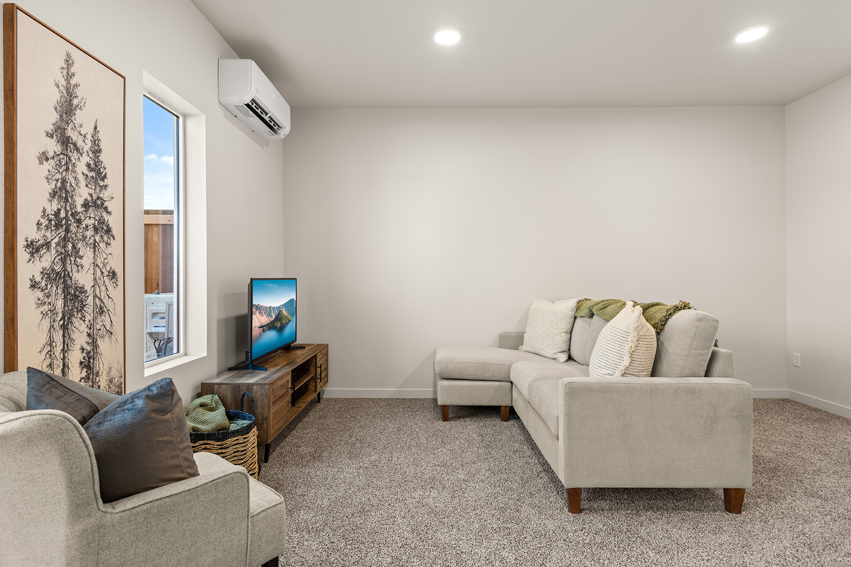 2028 Sunset Dr #9, Medford, OR 97501