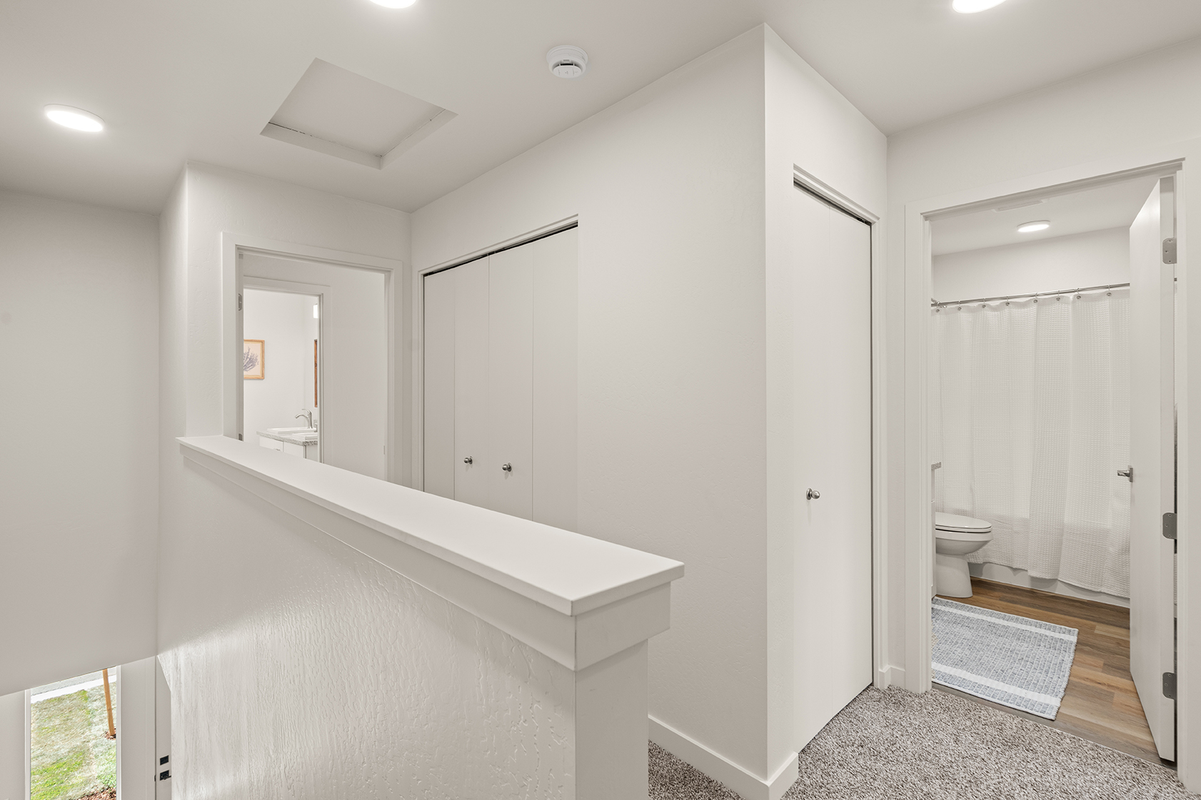 2028 Sunset Dr #9, Medford, OR 97501