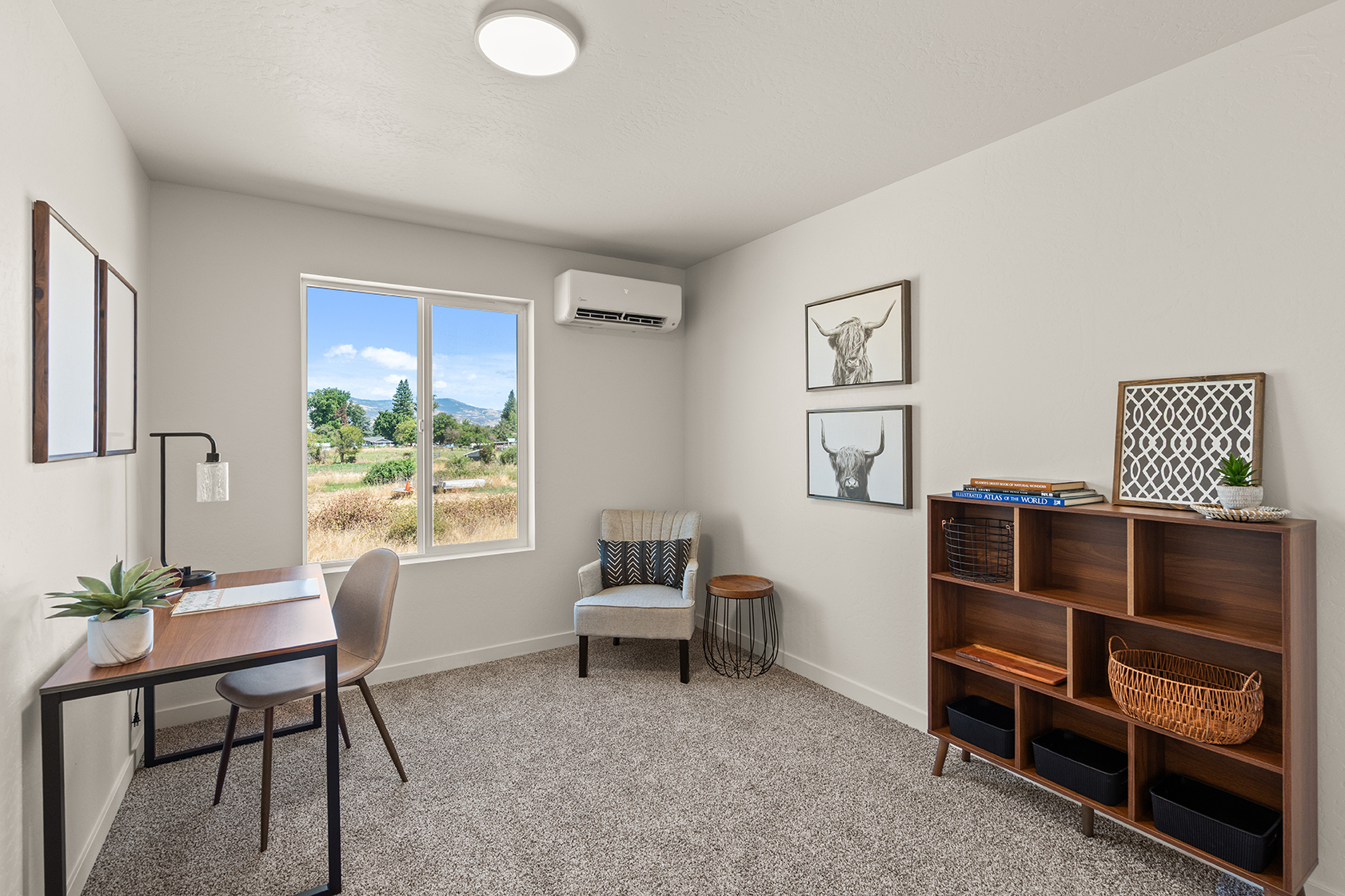 2028 Sunset Dr #9, Medford, OR 97501