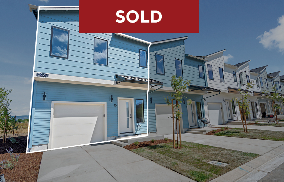 2028 Sunset Dr #10, Medford, OR 97501