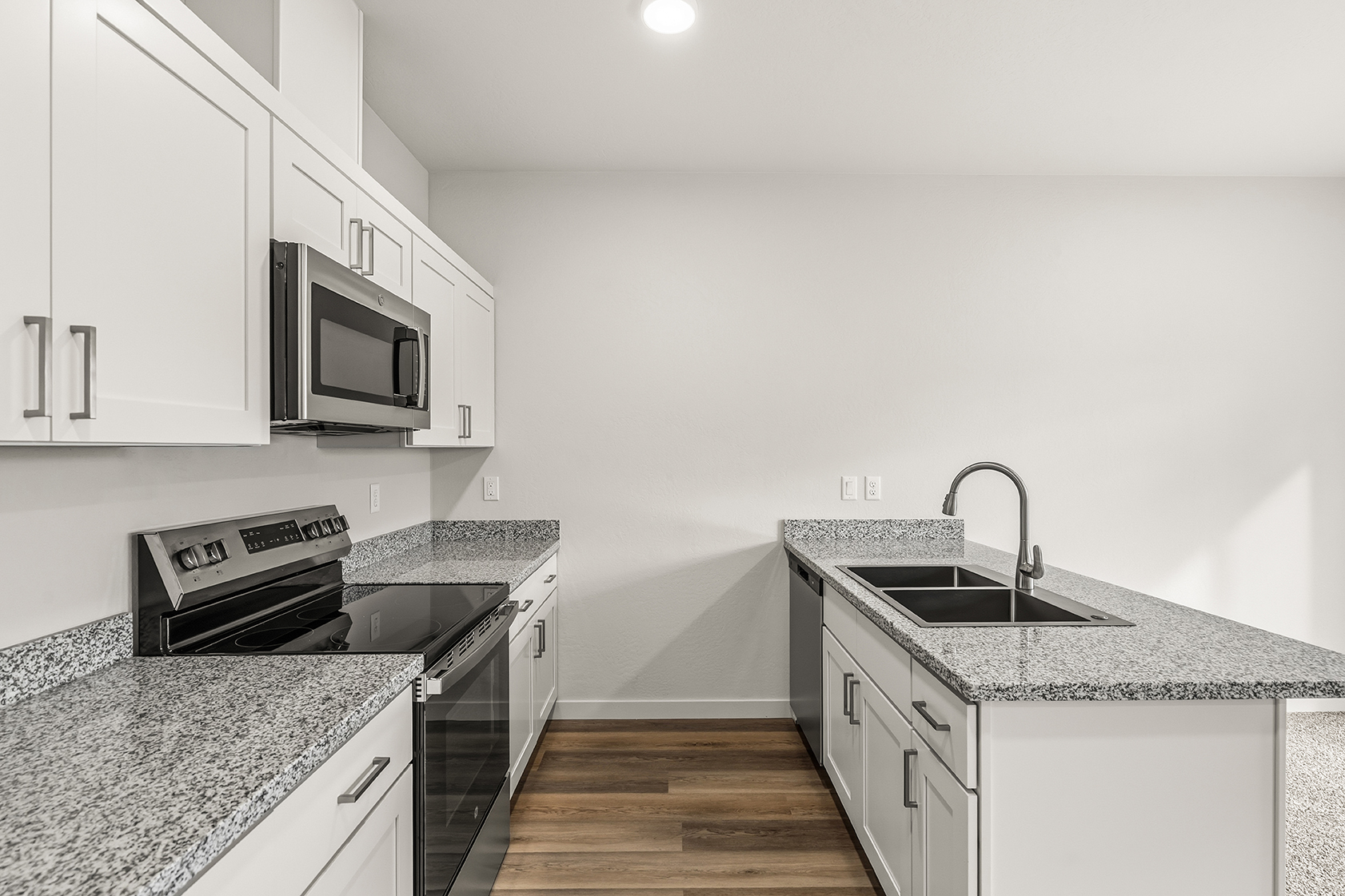 2028 Sunset Dr #4, Medford, OR 97501