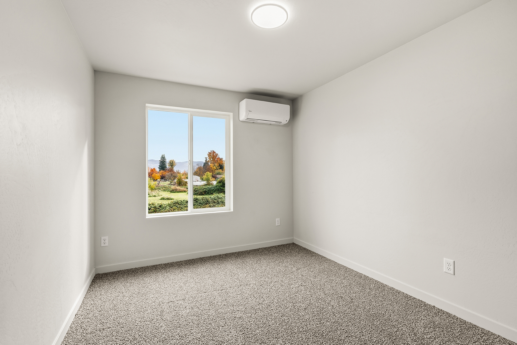 2028 Sunset Dr #4, Medford, OR 97501