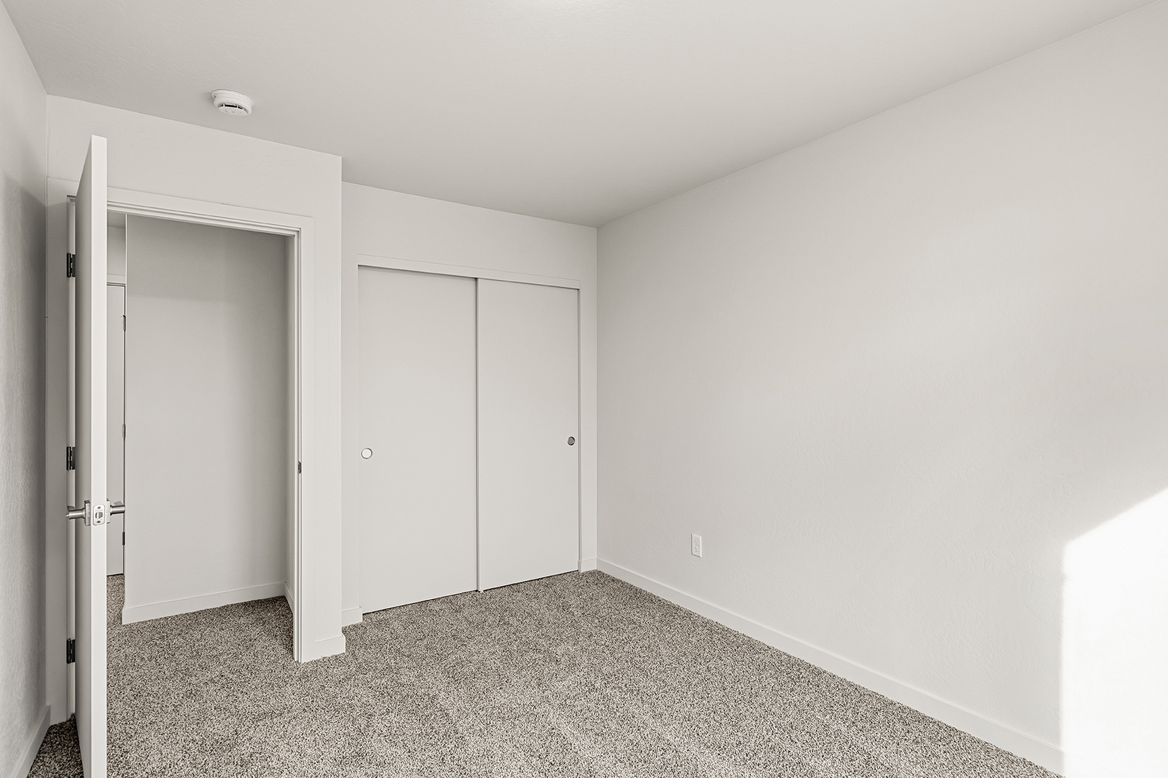 2028 Sunset Dr #4, Medford, OR 97501