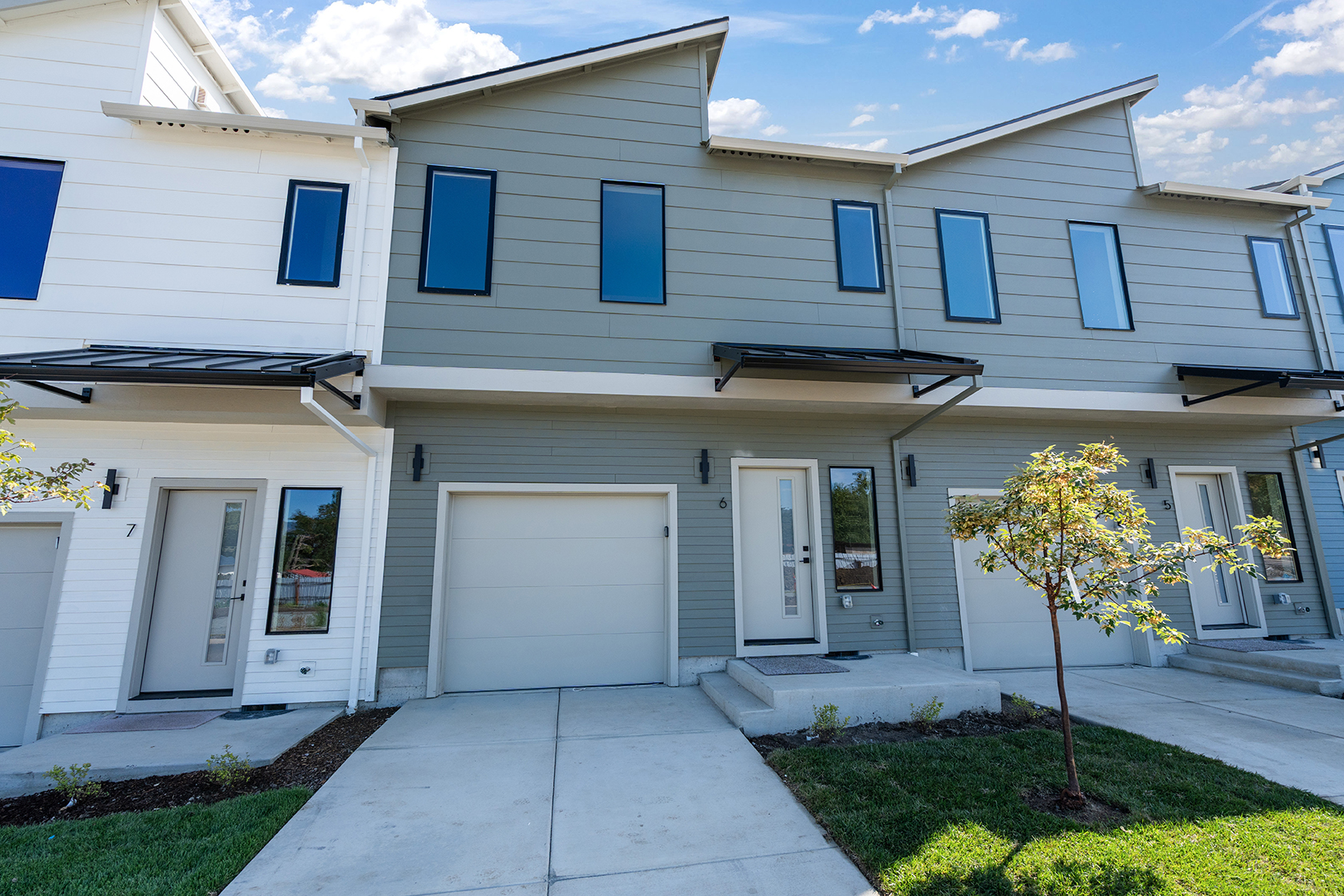 2028 Sunset Dr #6, Medford, OR 97501