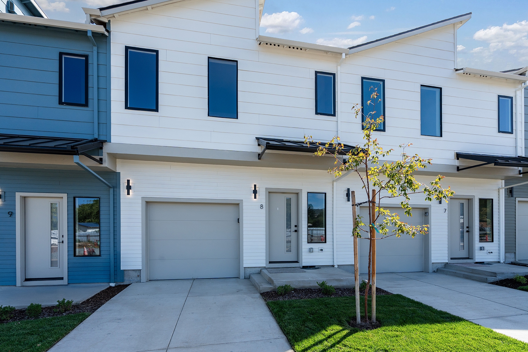 2028 Sunset Dr #8, Medford, OR 97501