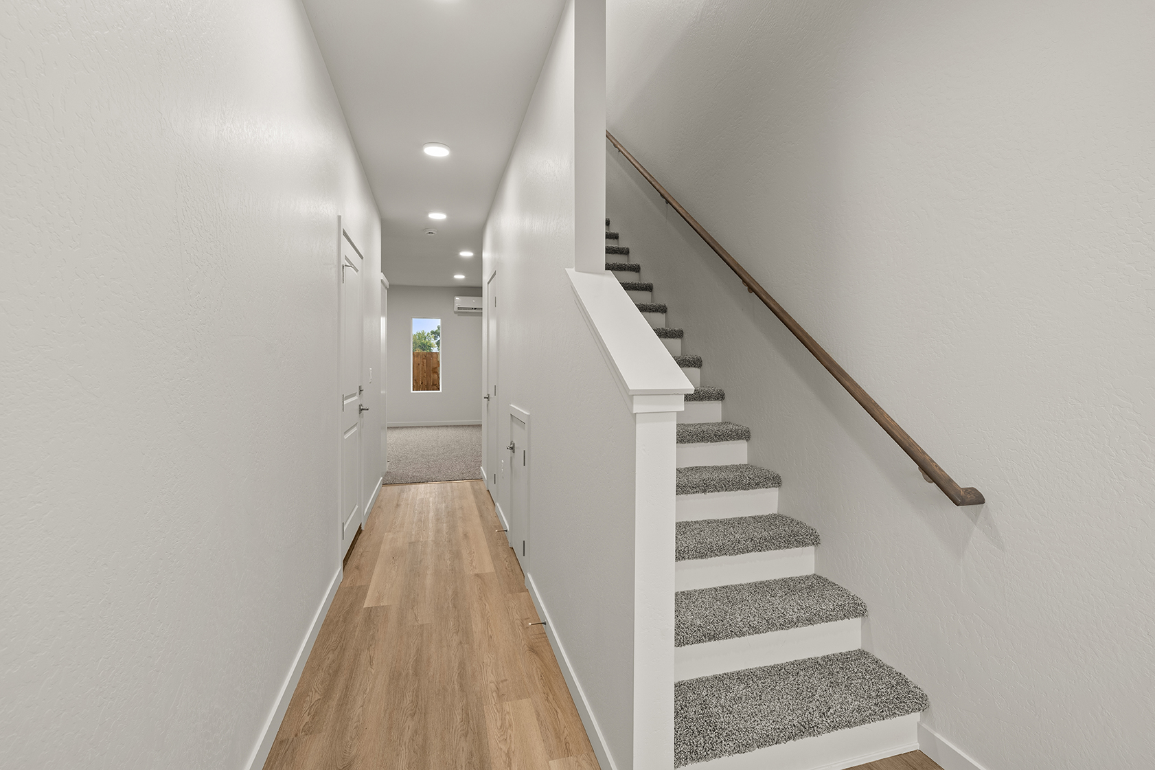 2028 Sunset Dr #8, Medford, OR 97501