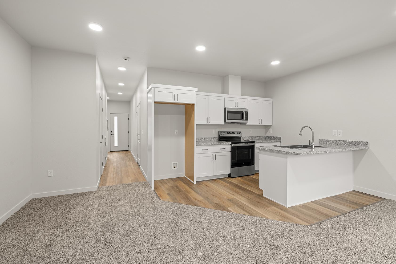 2028 Sunset Dr #8, Medford, OR 97501