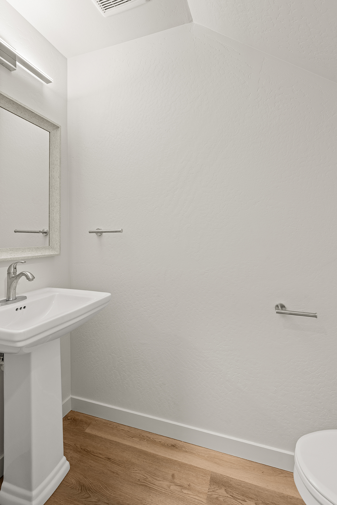 2028 Sunset Dr #8, Medford, OR 97501