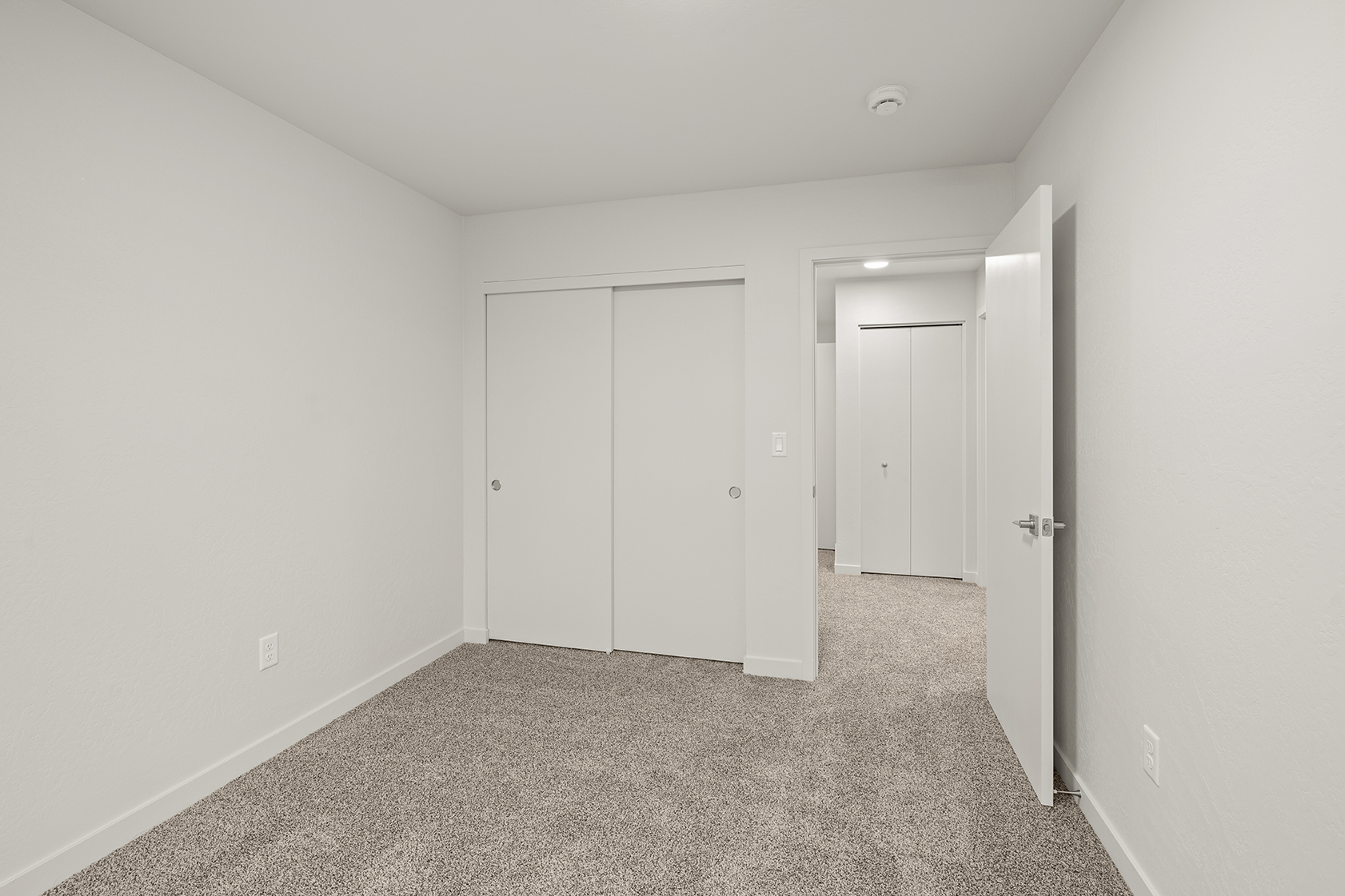 2028 Sunset Dr #8, Medford, OR 97501